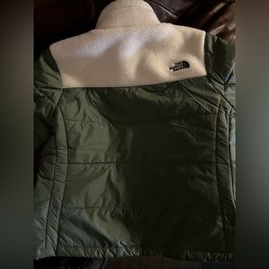 Women’s north face puffer coat